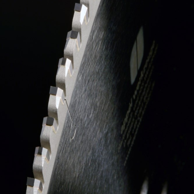 Sondergeometrien bei hartmetallbestückten Kreissägeblättern